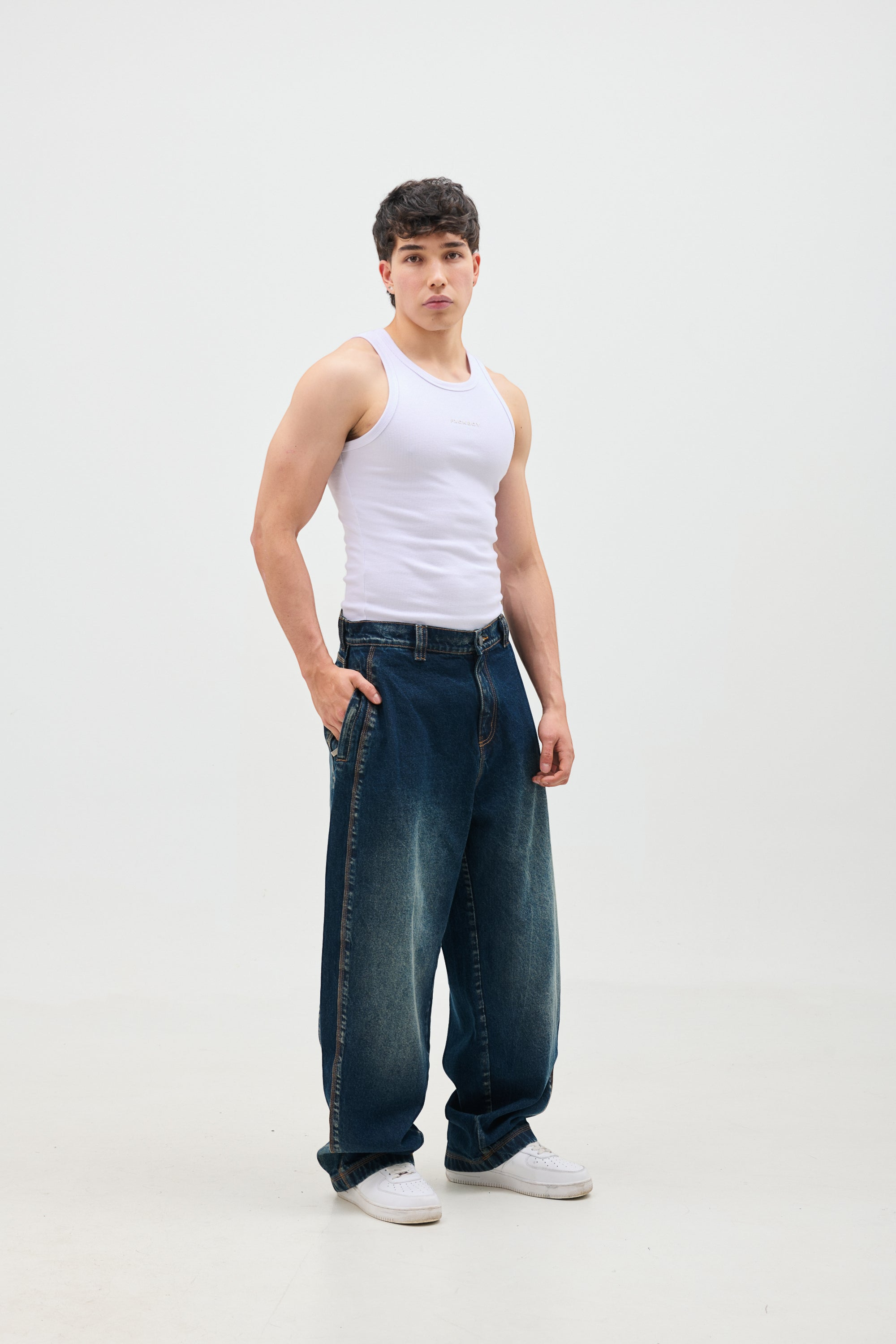 camisilla-slim-icon-rib-img-2.webp