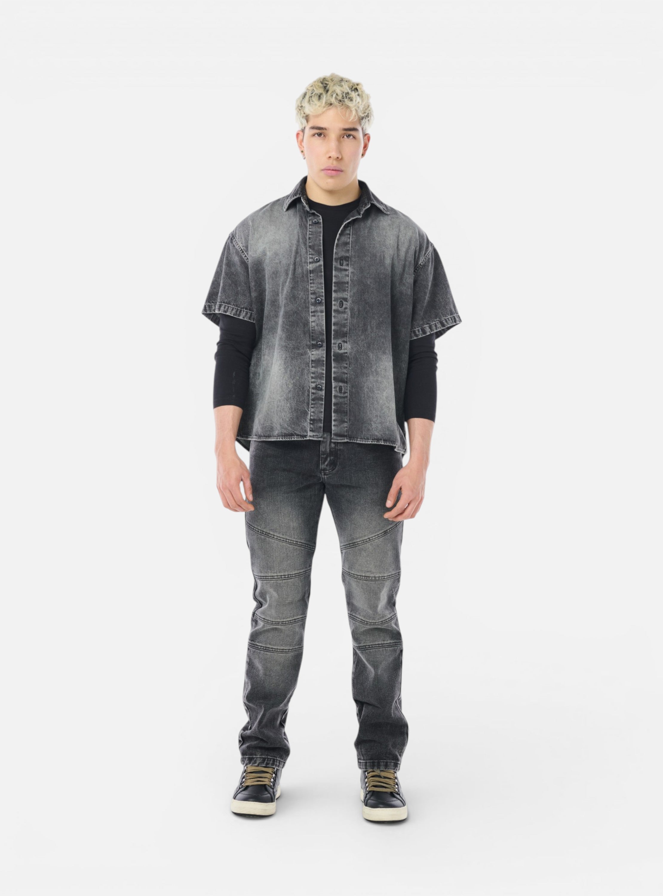 jeans-regular-hardline-tech-img-1.webp