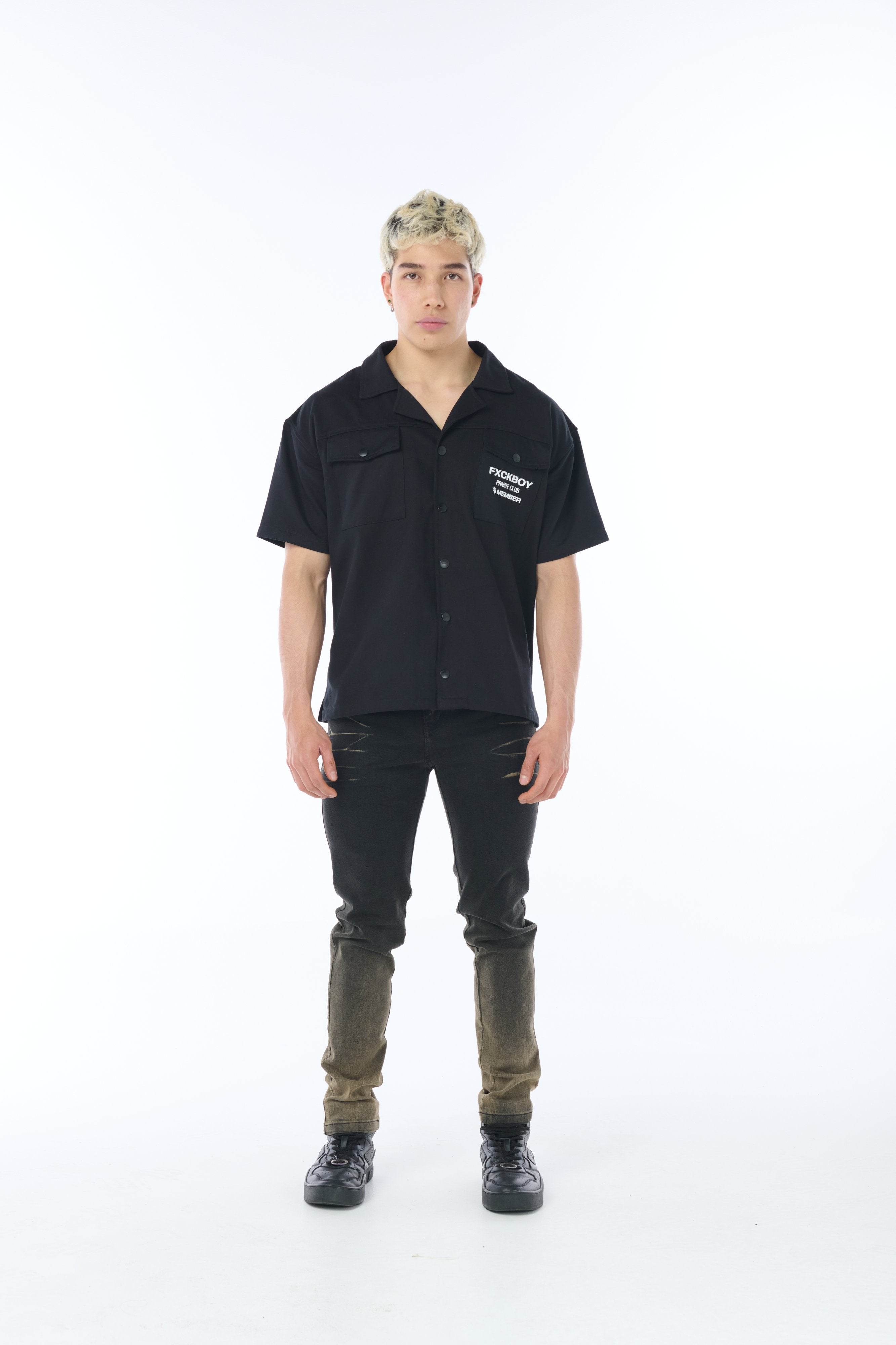 sobrecamisa-relaxed-logomania-img-1.webp